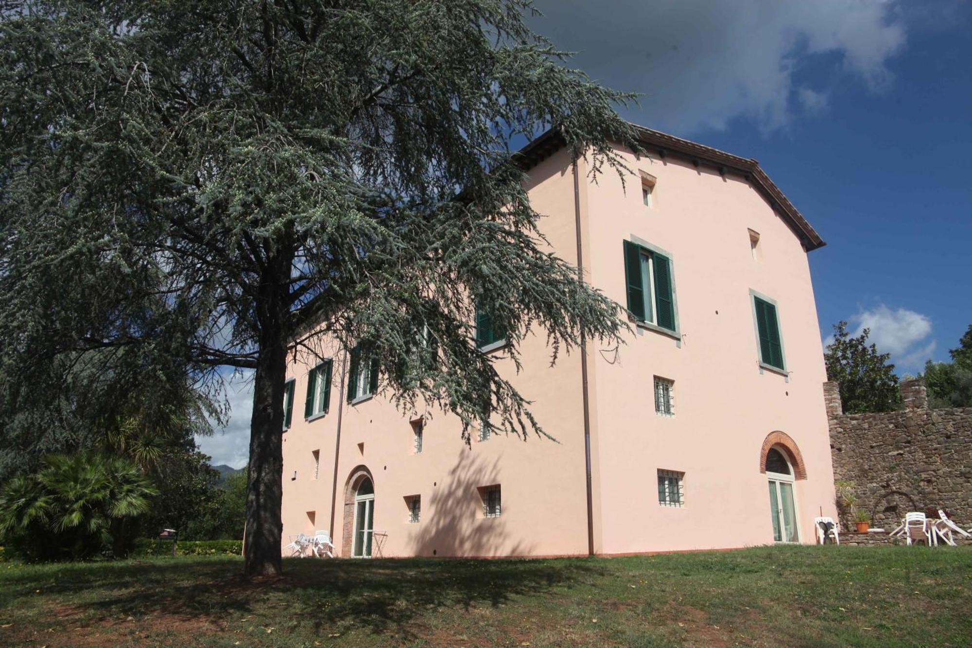 Bed And Breakfast Villa Torre Degli Onesti Apartments 루카 외부 사진